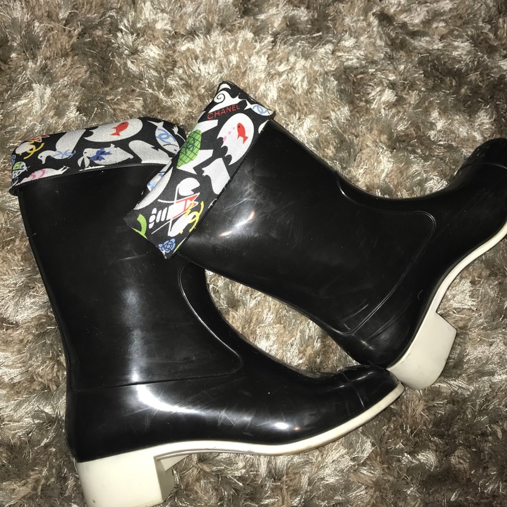 Chanel rain boots - Picture 2 of 7